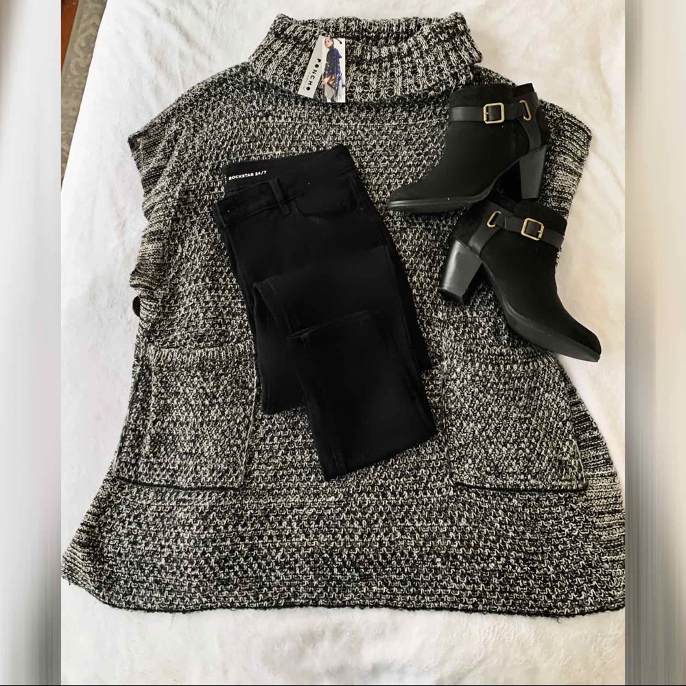 NWT VICI Collection Grey Sweater Poncho